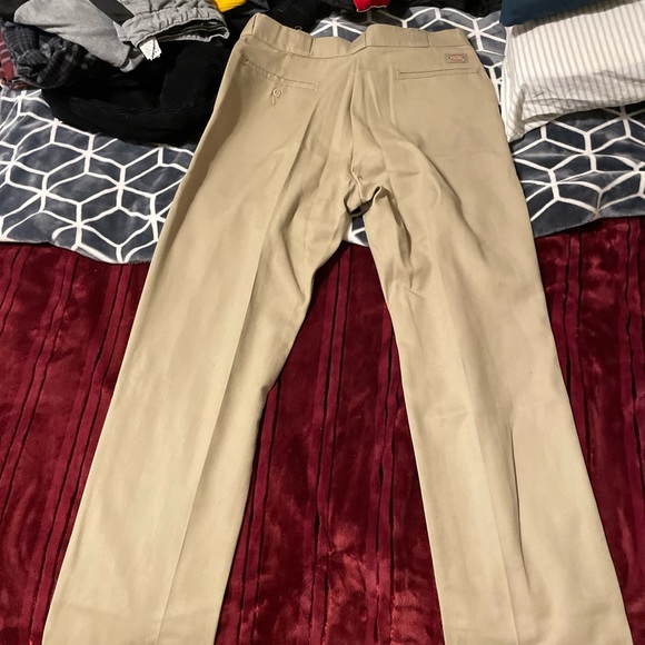 Used and creased - Picture 2 of 5